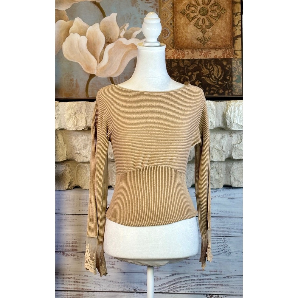 Gimmicks Buckle Camel Ribbed Lace Cuff Crop Top Size XS - Picture 2 of 10